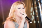 Kelly Clarkson live in concert corte madera, ca